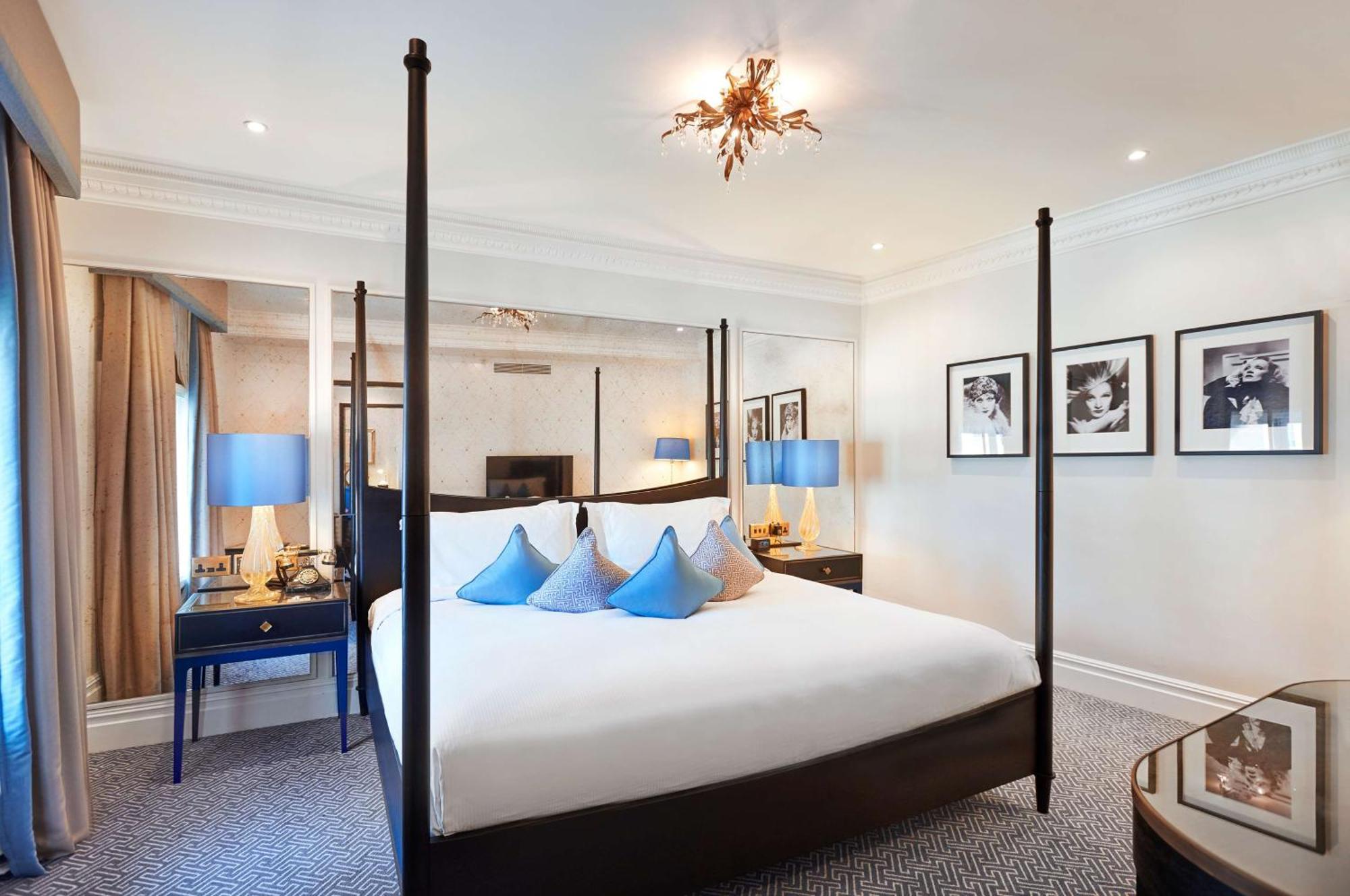 The Waldorf Hilton Hotel London Exterior photo