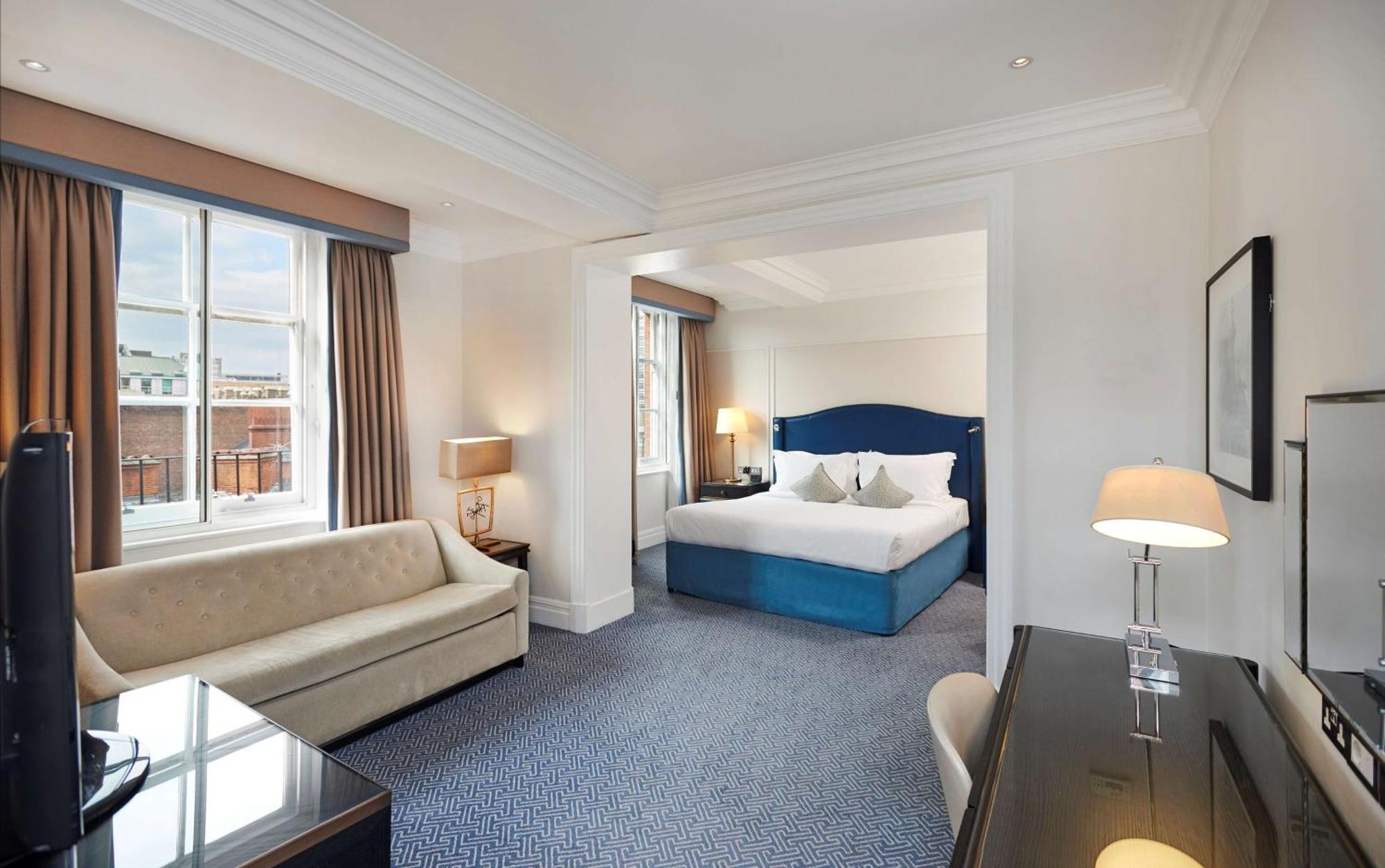 The Waldorf Hilton Hotel London Exterior photo